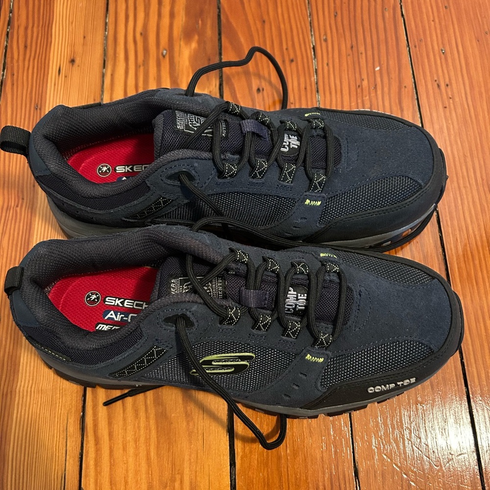 Skechers Men's Black and Gold Athletic Shoes